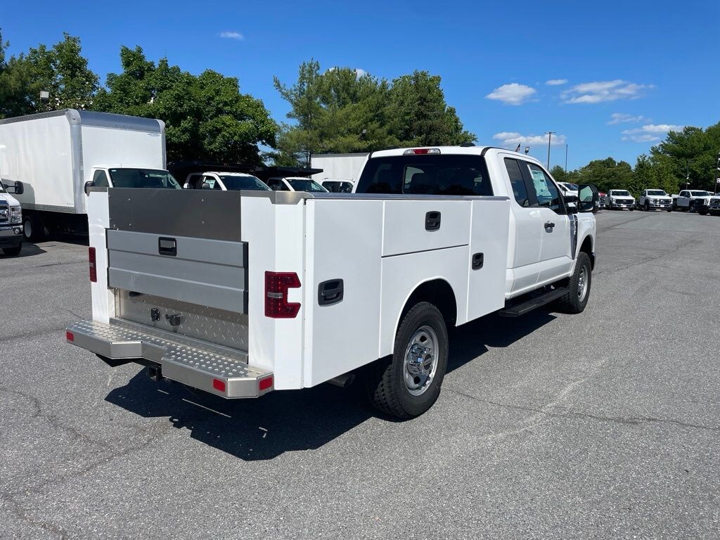 New 2026 Ford F-350SD XL Chassis