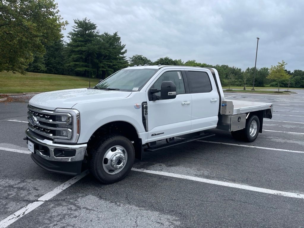 New 2026 Ford F-350SD Lariat Chassis