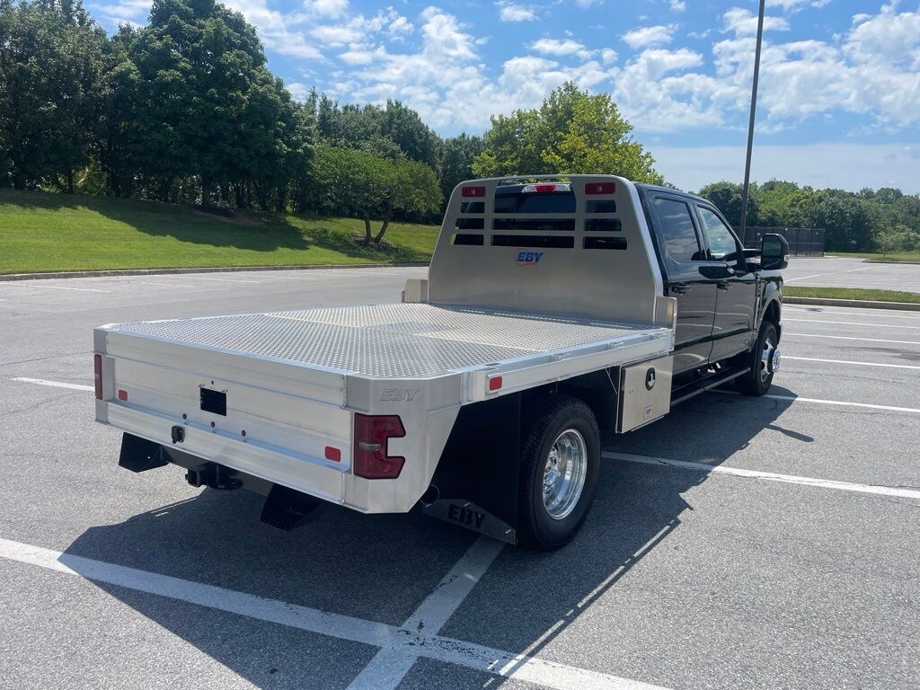 New 2026 Ford F-350SD Lariat Chassis