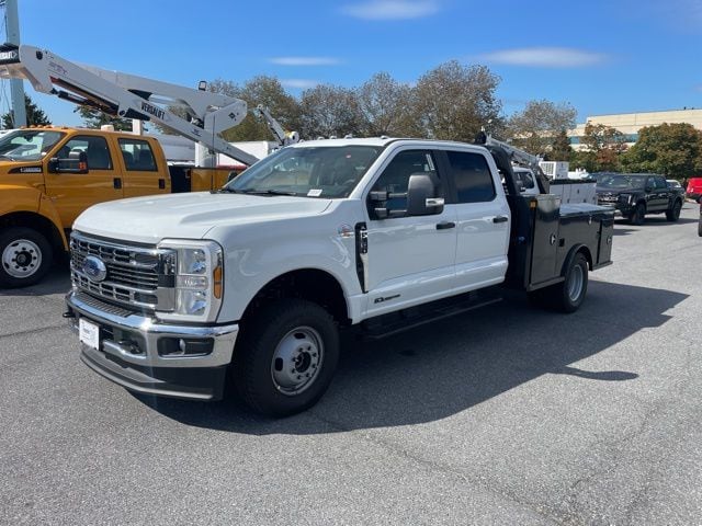 2026 Ford F-350 Super Duty Chassis Cab XL's photo