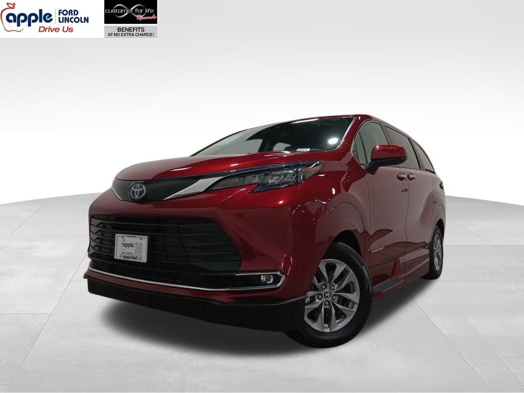 2024 Toyota Sienna XLE