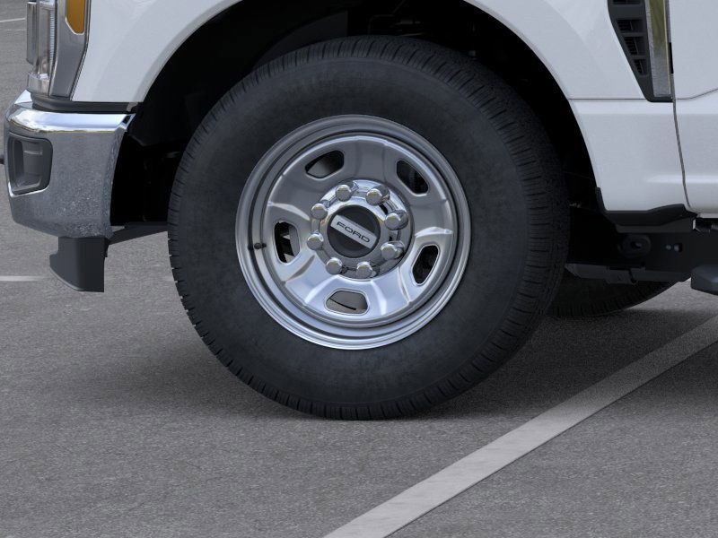 2025 Ford F-350 Super Duty Chassis Cab XL - Photo 19