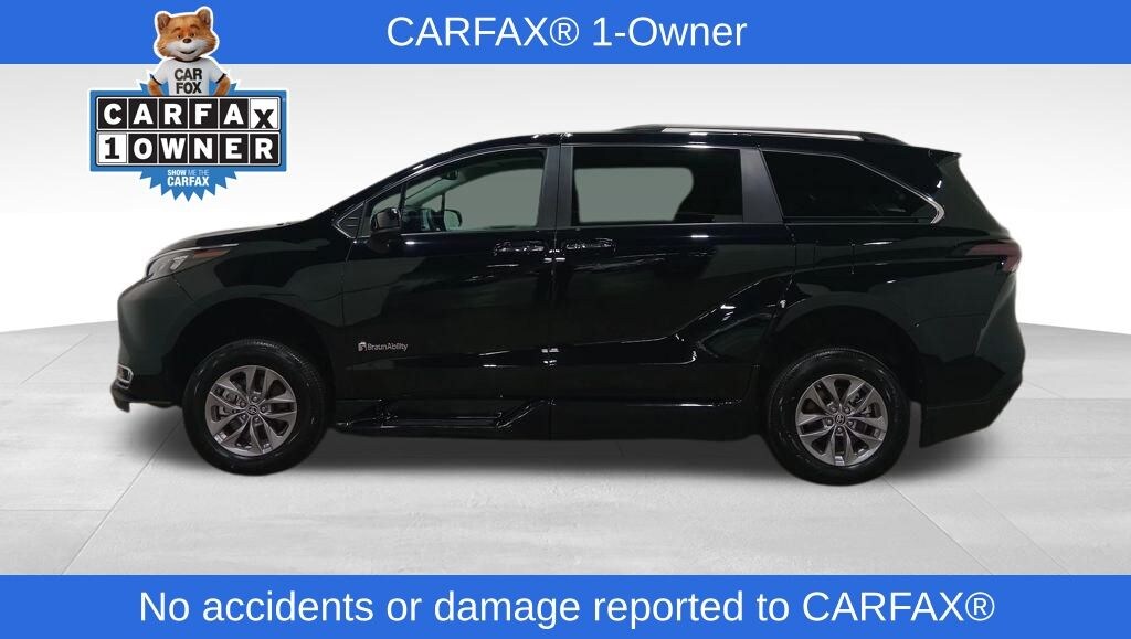 Used 2024 Toyota Sienna XLE Minivan/Van