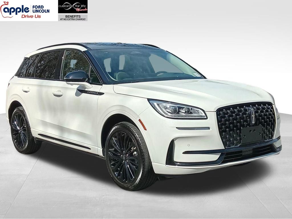 2025 Lincoln Corsair Reserve FWD's photo