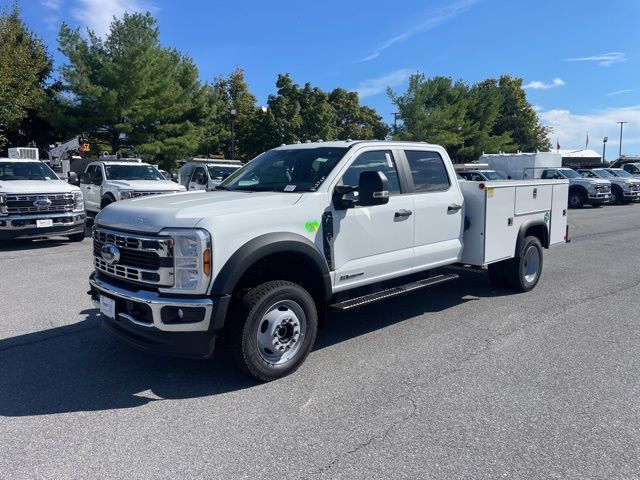 2025 Ford F-450 Super Duty Chassis Cab XL's photo