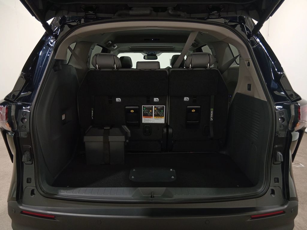 Used 2024 Toyota Sienna XLE Minivan/Van