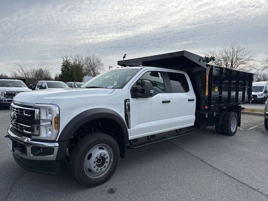 2025 Ford F-550 Super Duty Chassis Cab XL's photo