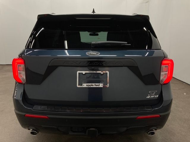 2022 Ford Explorer ST-Line photo 2