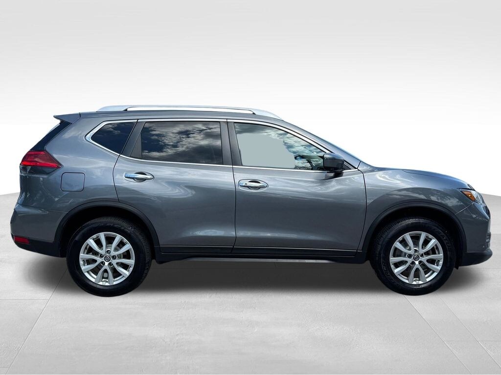 Used 2017 Nissan Rogue SV SUV