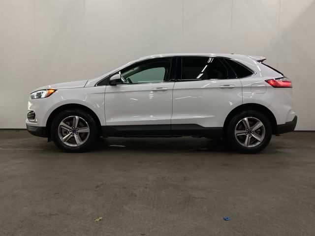 2022 Ford Edge SEL photo 2