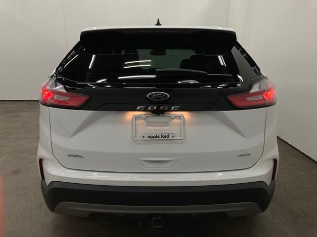 2022 Ford Edge SEL photo 4