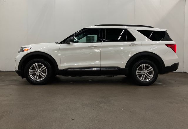 2022 Ford Explorer XLT photo 2