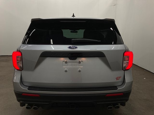2022 Ford Explorer ST photo 3
