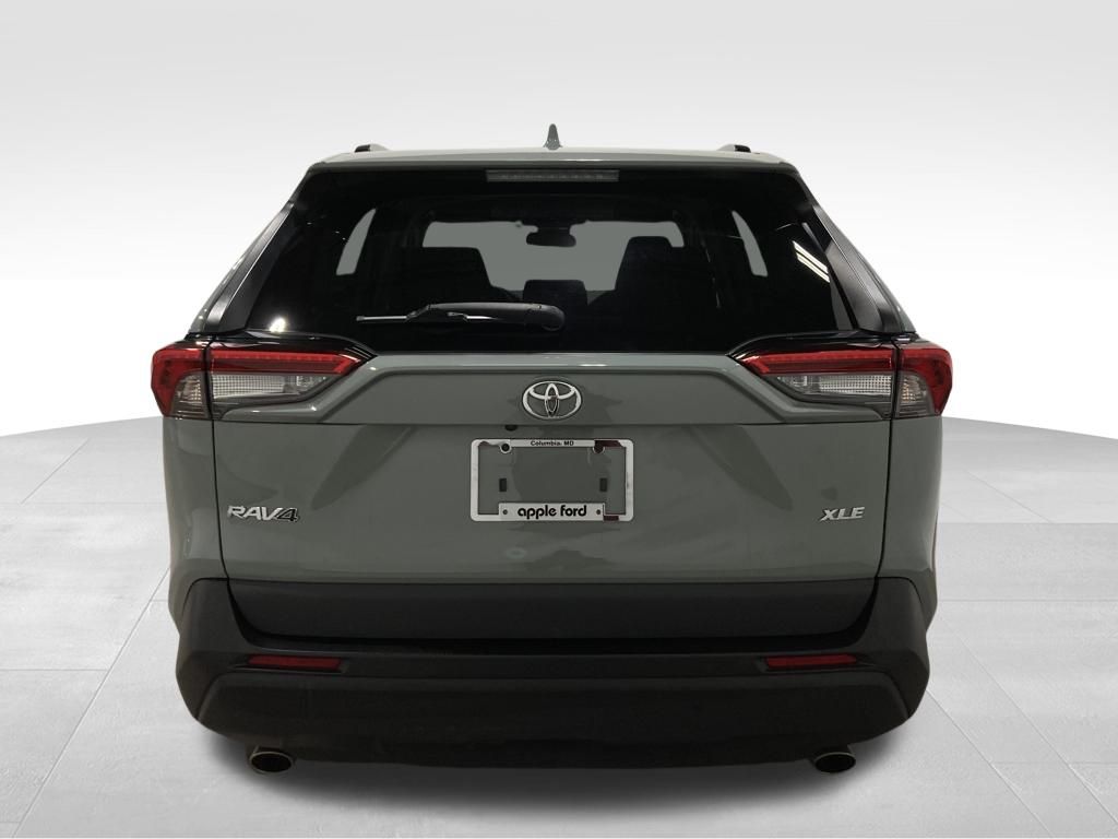 2023 Toyota RAV4 XLE photo 4