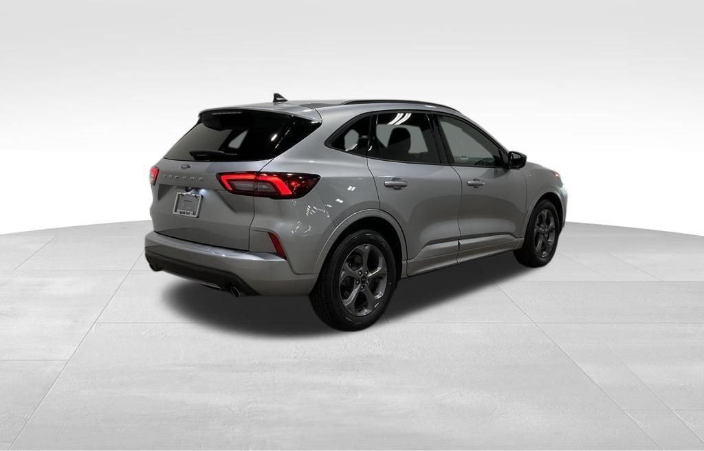 2024 Ford Escape ST-Line photo 2