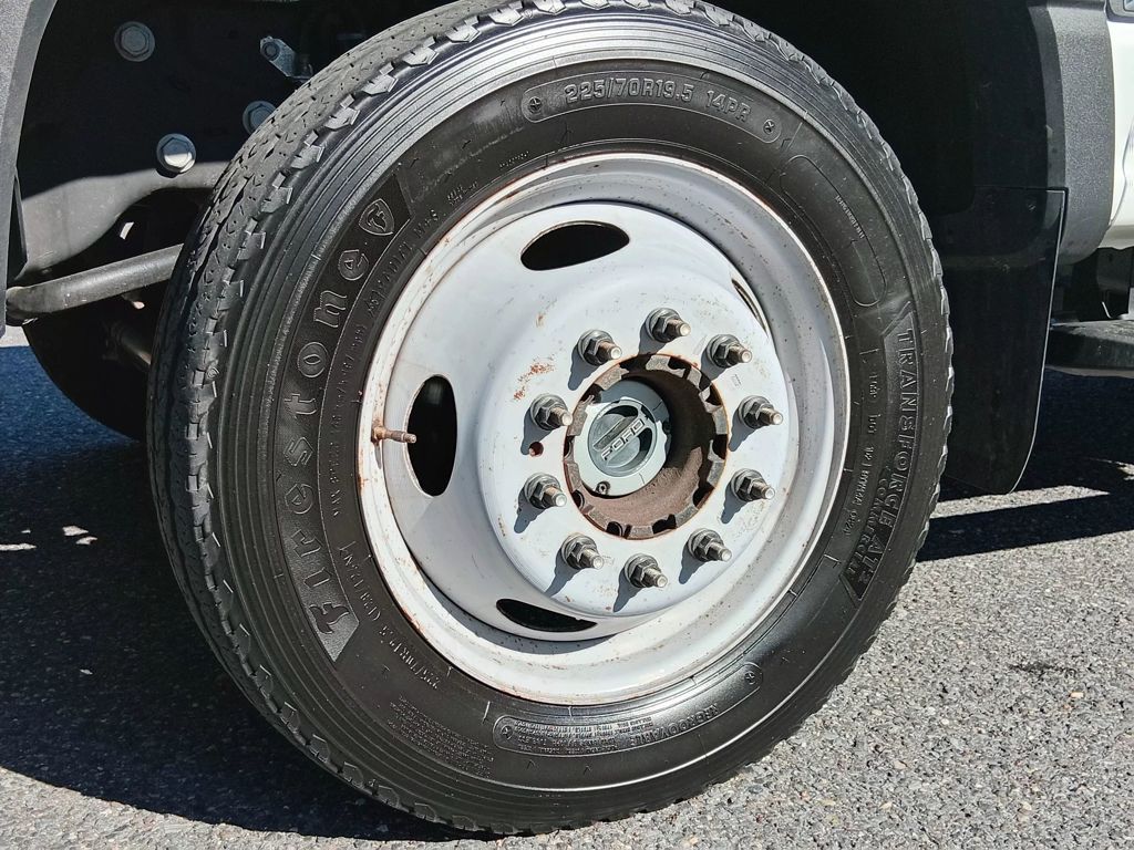 2023 Ford F-550 Super Duty Chassis Cab XL - Photo 11