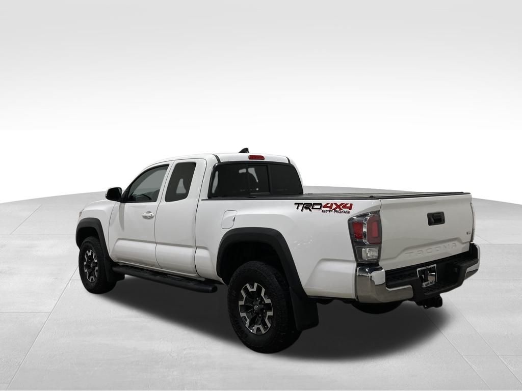 2022 Toyota Tacoma TRD Off-Road photo 3