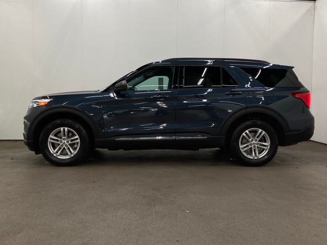 2022 Ford Explorer XLT photo 2