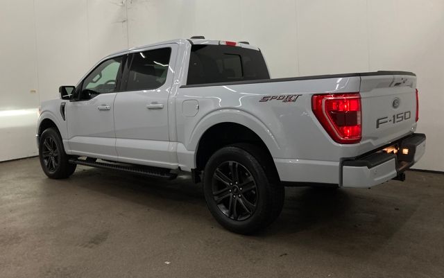 2022 Ford F-150 XLT photo 2