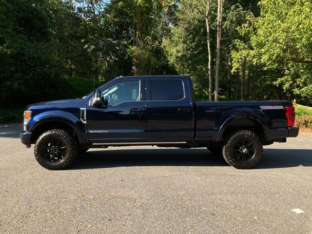 2022 Ford F-250 Lariat photo 2