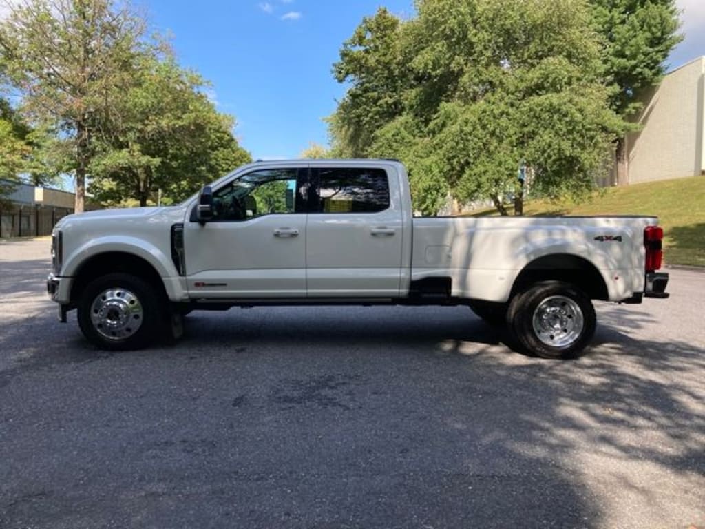 Certified 2025 Ford F-450SD Lariat Truck