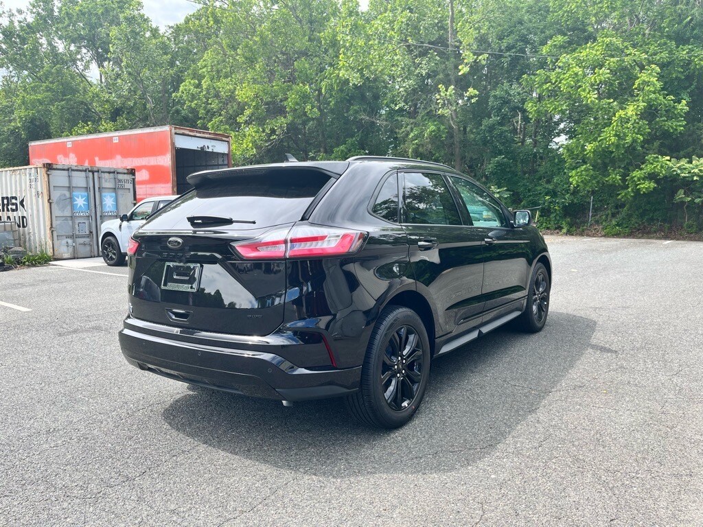 2024 Ford Edge SE photo 4
