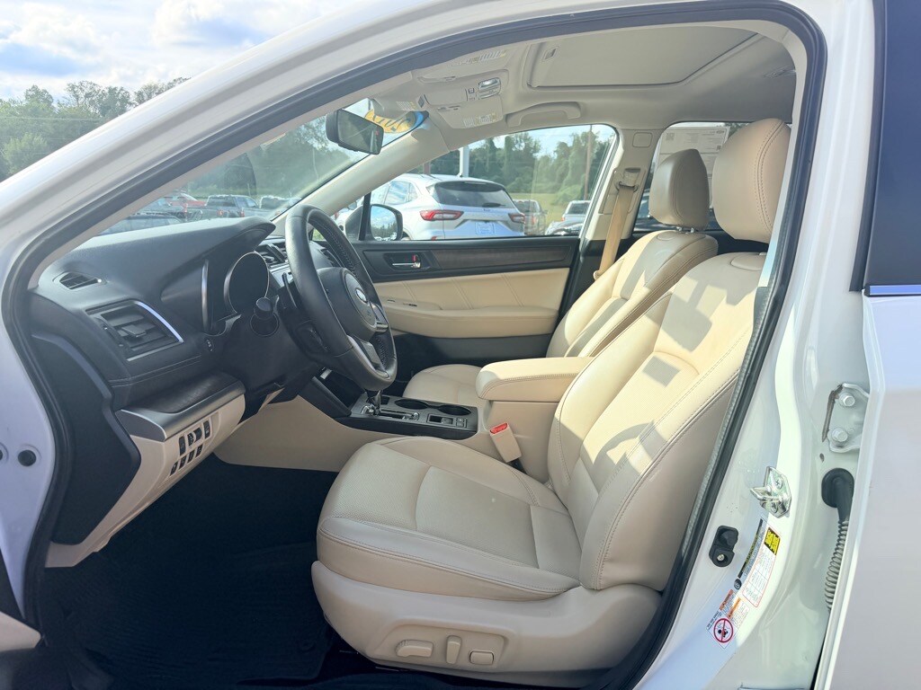 2019 Subaru Outback 2.5i photo 2
