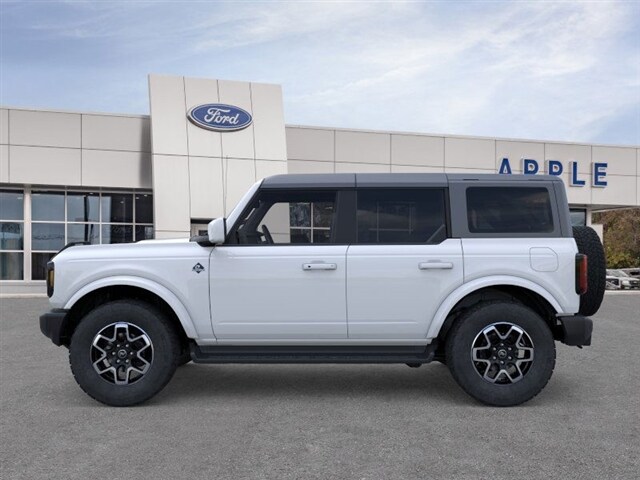 2025 Ford Bronco Outer Banks photo 3