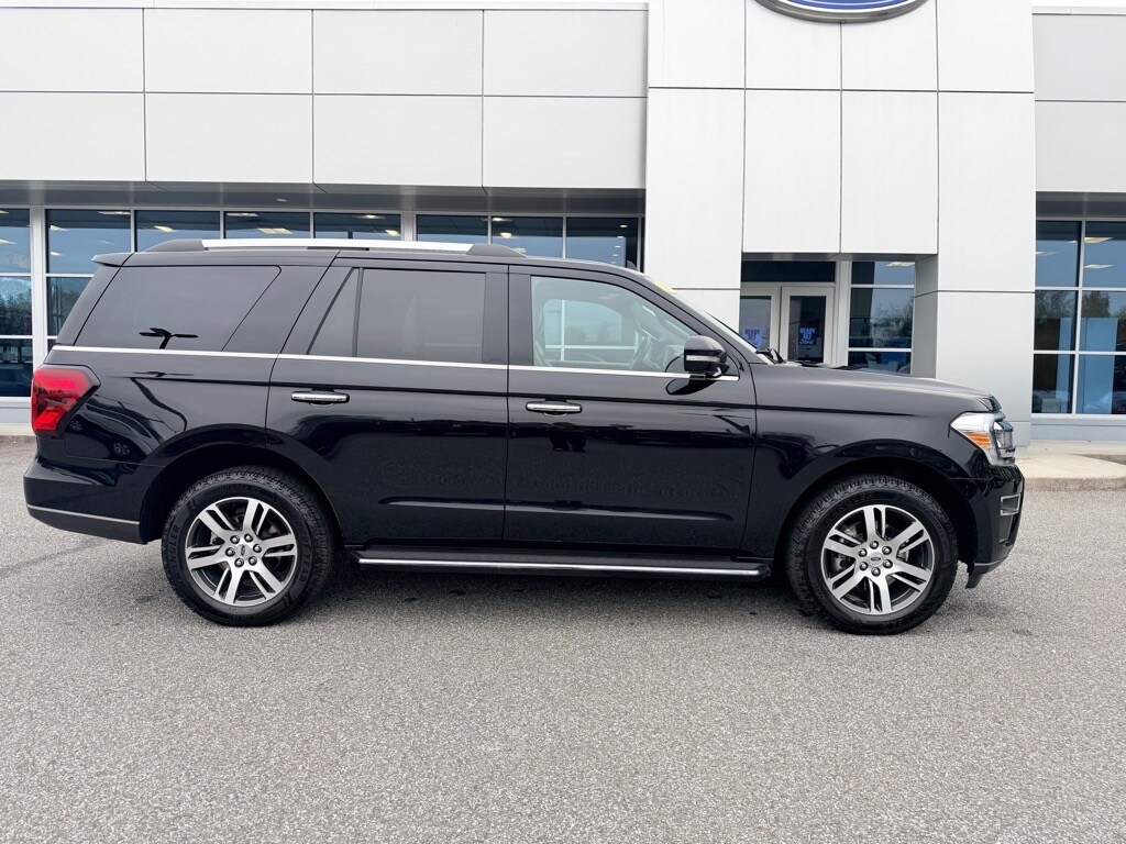 2023 Ford Expedition Limited photo 3