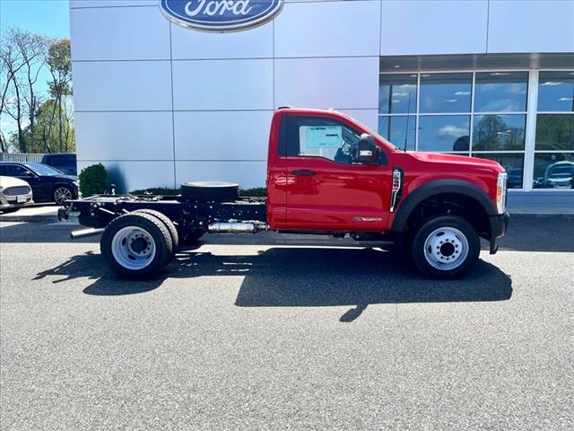 2024 Ford F-550 photo 3