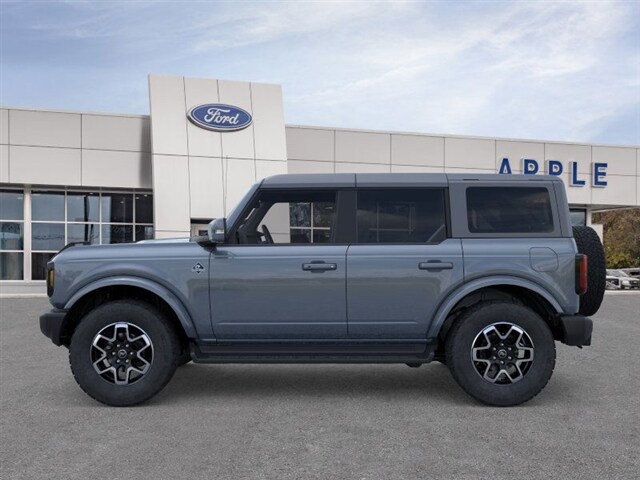 2025 Ford Bronco Outer Banks photo 3