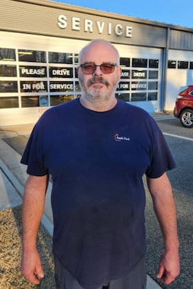 Staff member Barry Bragg from ID_8d1275