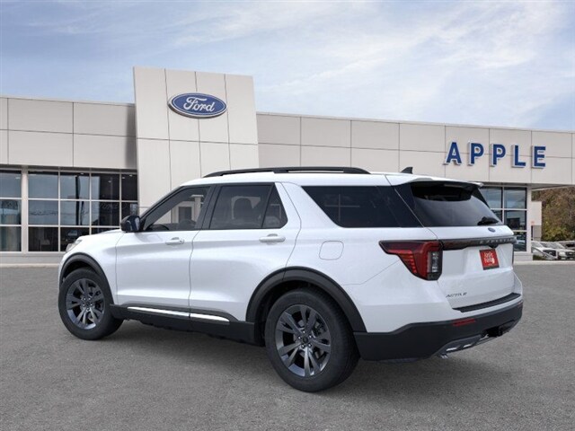 2025 Ford Explorer photo 4