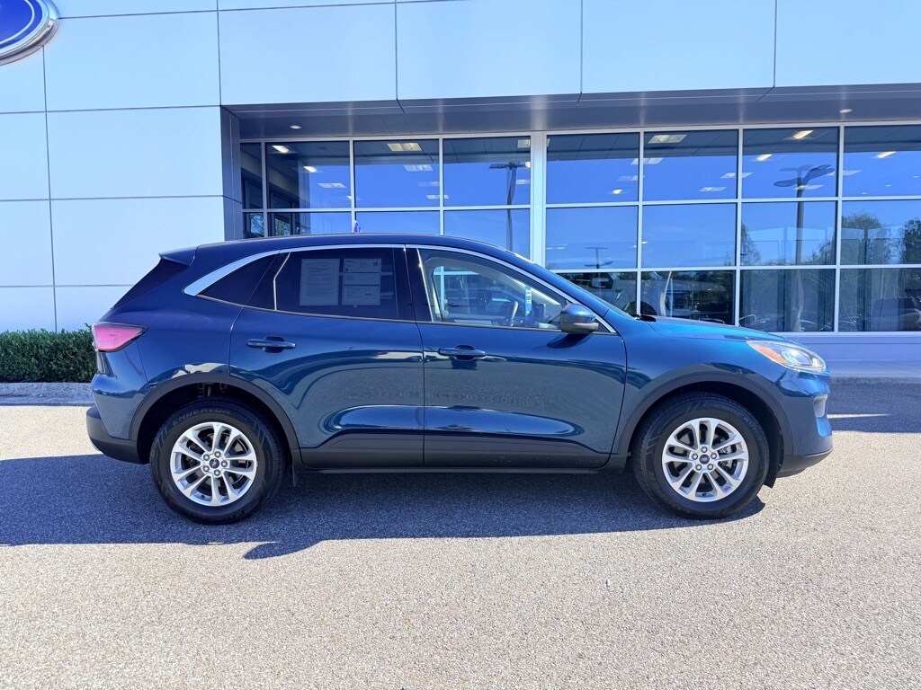 2020 Ford Escape SE photo 2