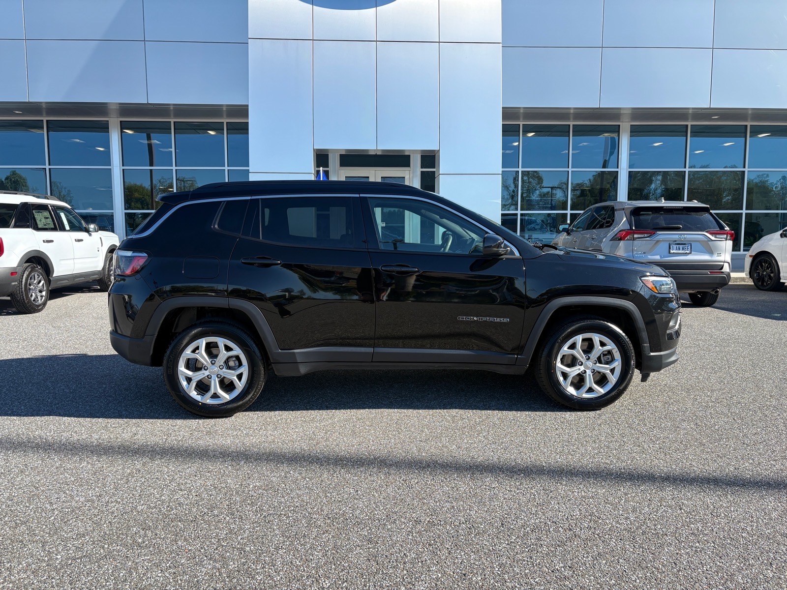 Used 2024 Jeep Compass Latitude SUV