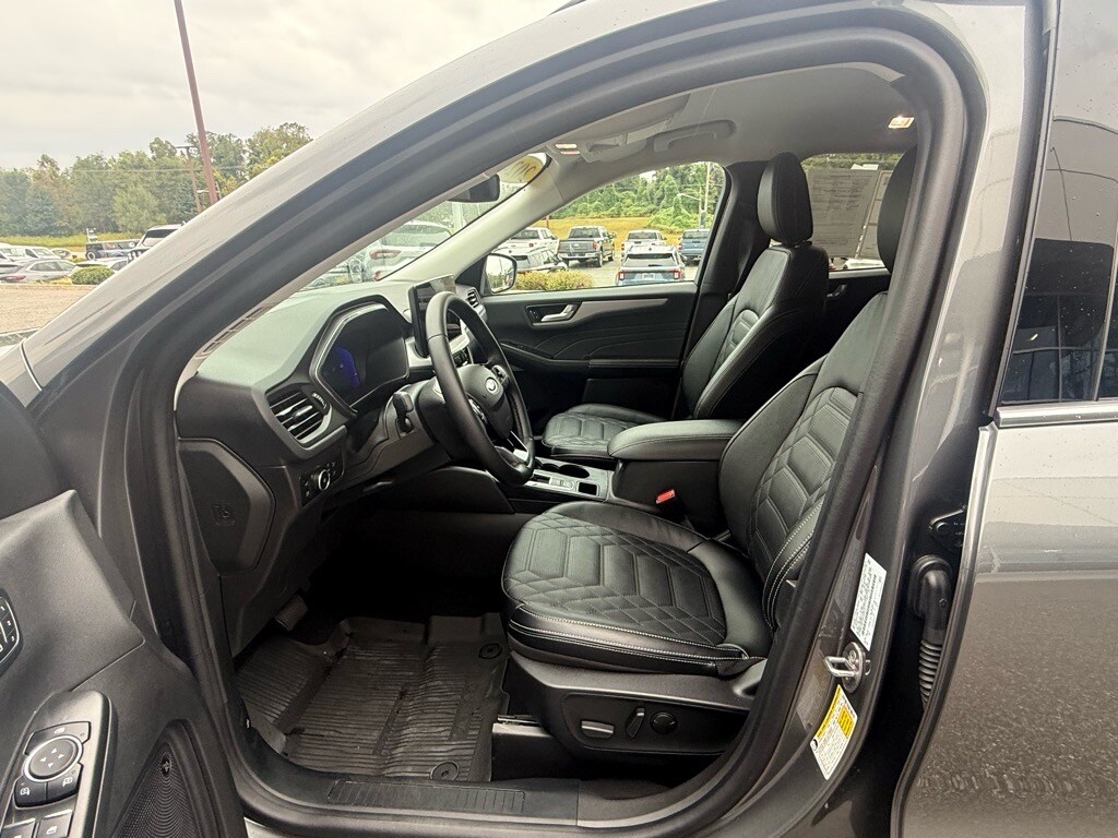 2024 Ford Escape Plug-In Hybrid Base photo 2