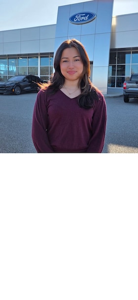 Staff member Mari Hernandez from ID_dde544