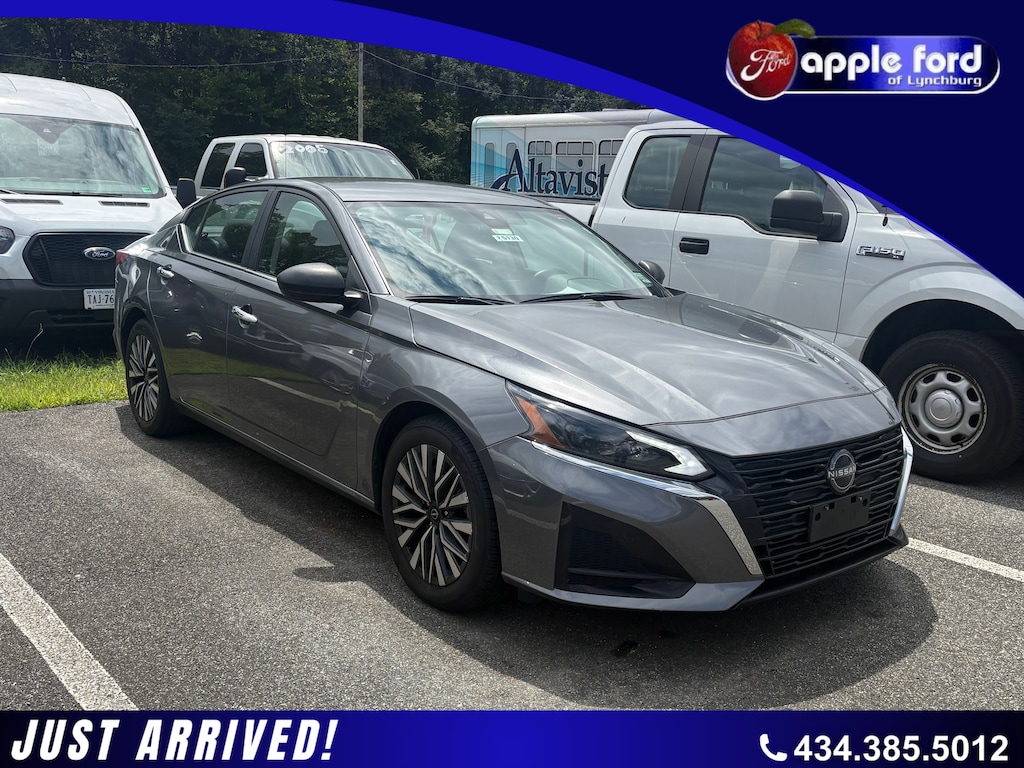Used 2024 Nissan Altima 2.5 SV Sedan