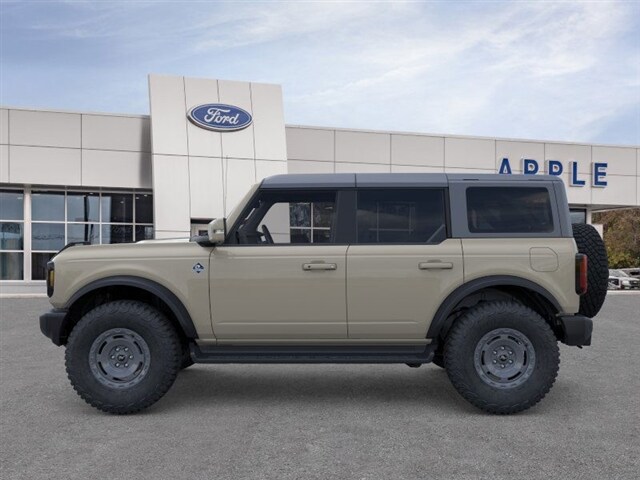2025 Ford Bronco Outer Banks photo 3
