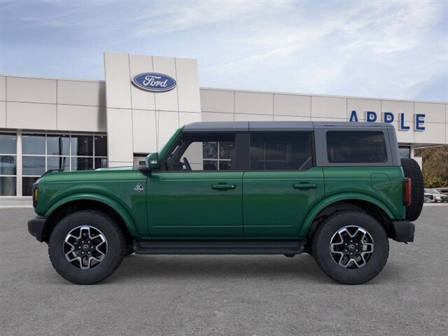 2025 Ford Bronco Outer Banks photo 2