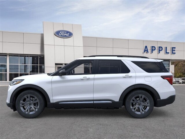 2025 Ford Explorer photo 3
