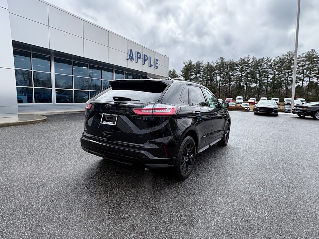 Used 2024 Ford Edge SE SUV