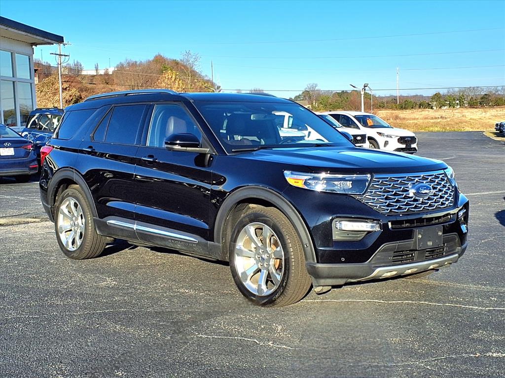 2020 Ford Explorer Platinum's photo