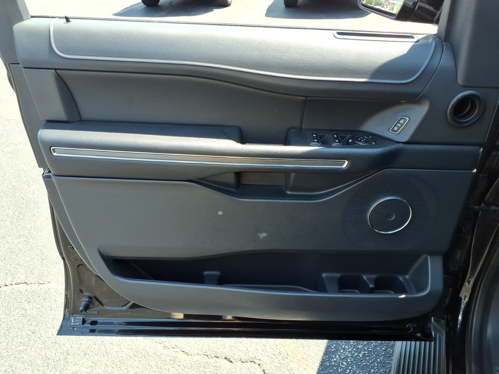 2022 Ford Expedition XLT - Photo 15