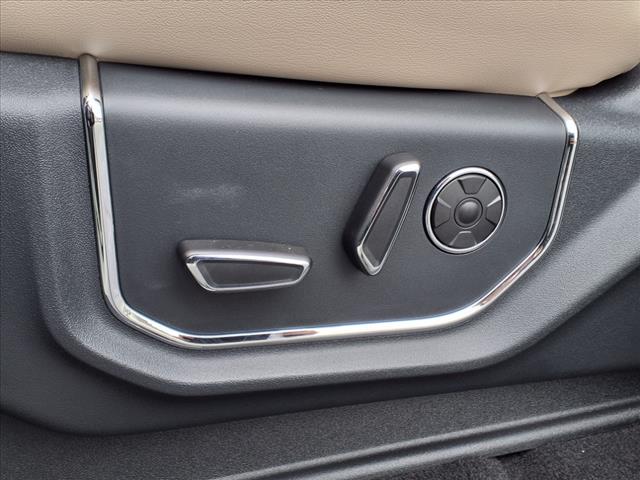 2024 Ford Expedition MAX Platinum photo 4