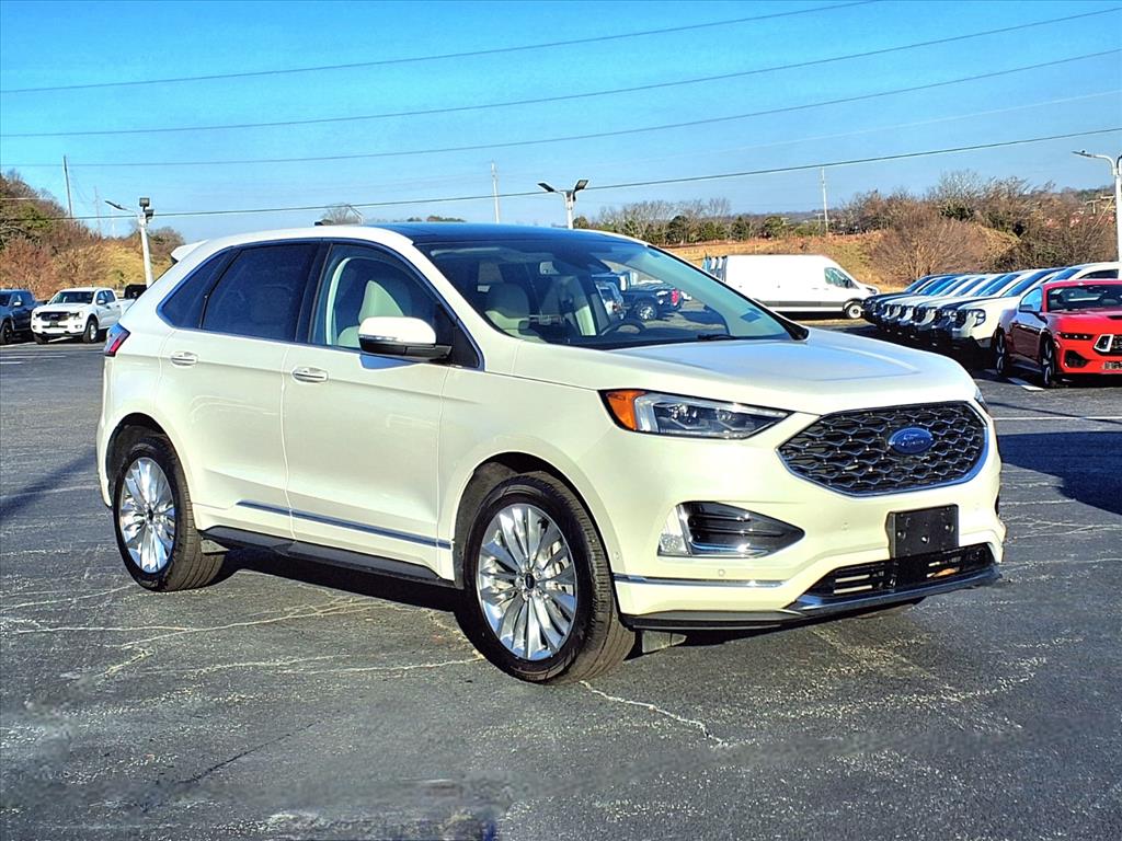2024 Ford Edge Titanium's photo