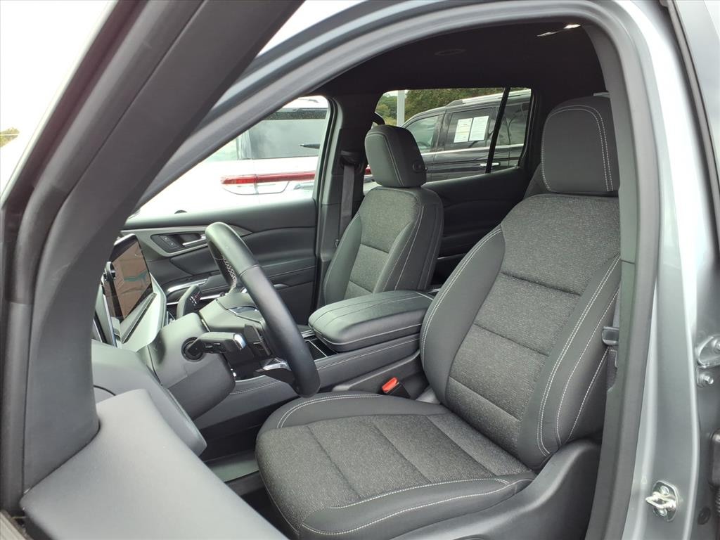 Certified 2025 Chevrolet Traverse LT SUV