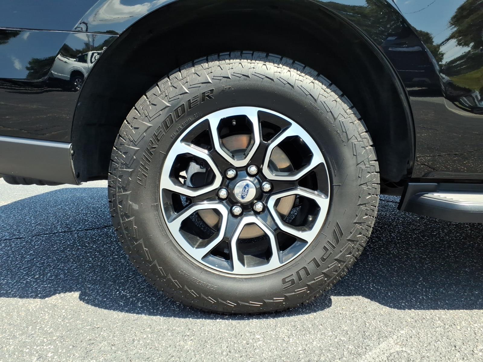 2022 Ford Expedition XLT - Photo 10