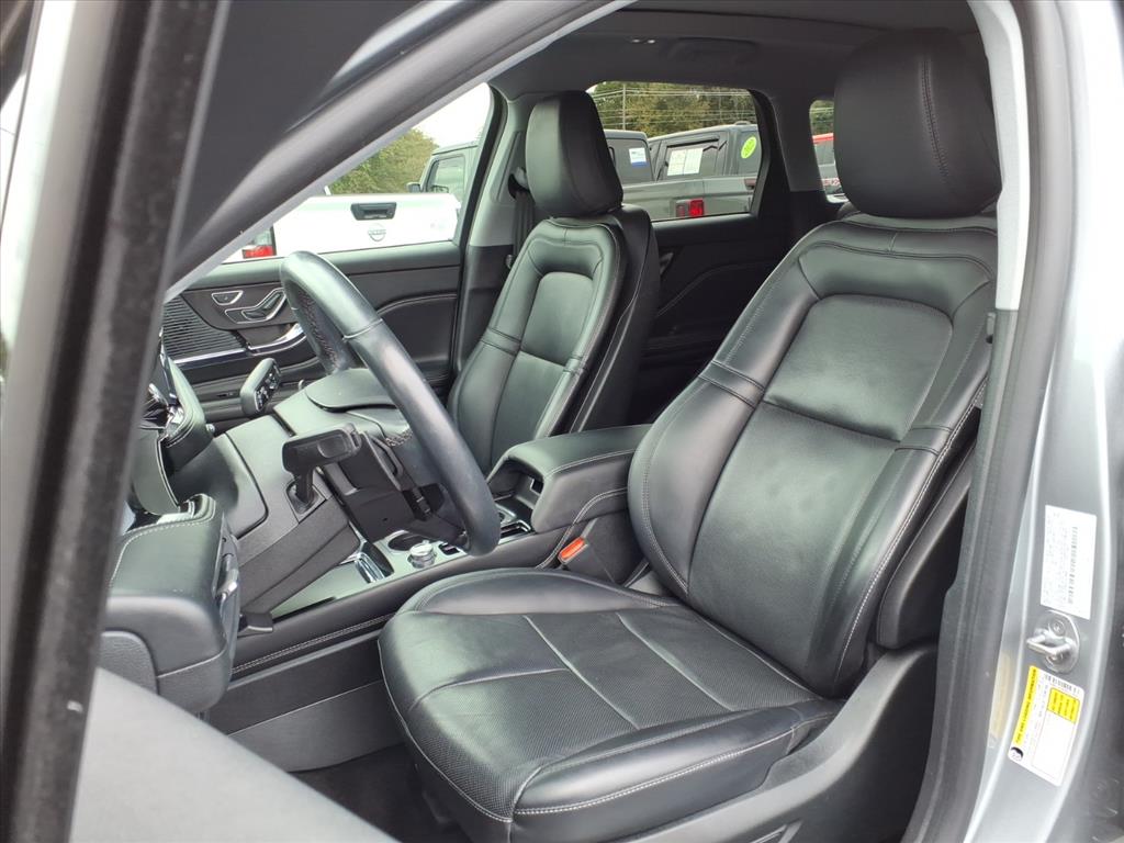 2022 Lincoln Corsair Standard photo 3