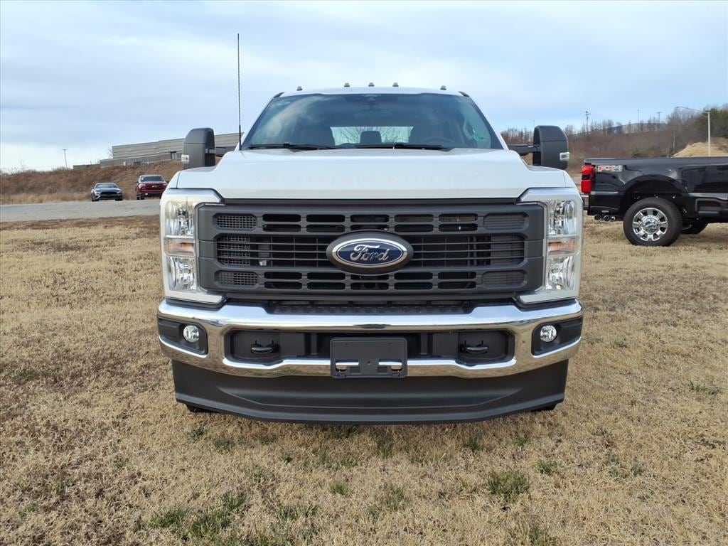 New 2025 Ford F-250 F-250 XL Truck Crew Cab